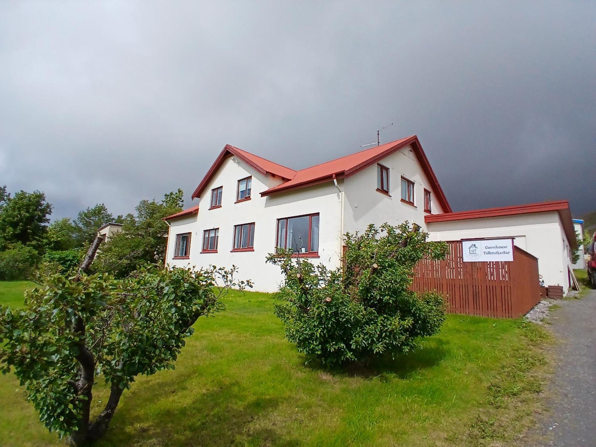Guesthouse Talknafjoerthur Екстериор снимка